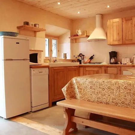 A La Montagne 10 Places 4 بونيفال سور آرك